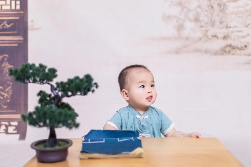 博尔塔拉五个月宝宝可以站吗 博尔塔拉五个月宝宝可以站吗